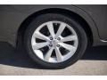 2016 Nissan Versa SL Sedan Wheel and Tire Photo