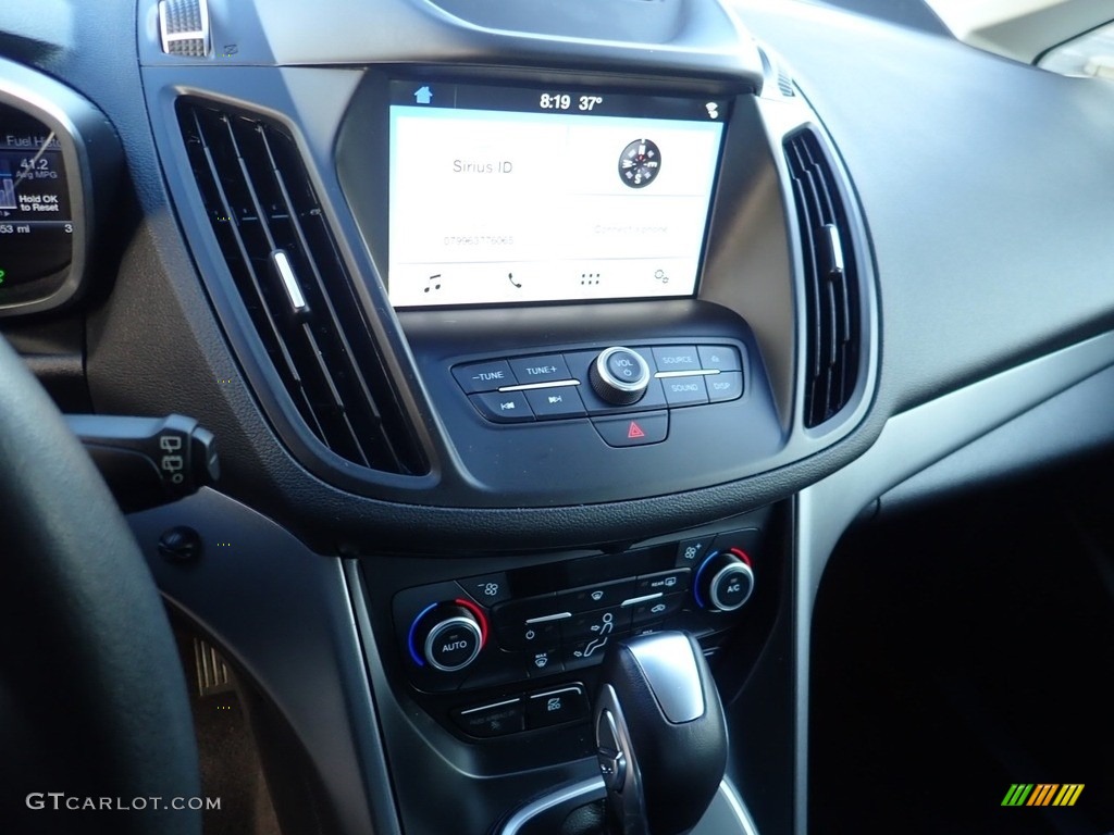 2018 Ford C-Max Hybrid SE Controls Photo #140227474