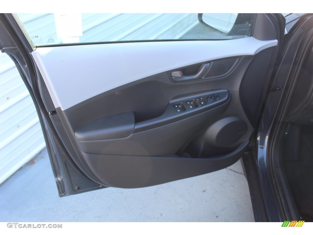 2021 Hyundai Kona SEL Black/Gray Door Panel Photo #140235009