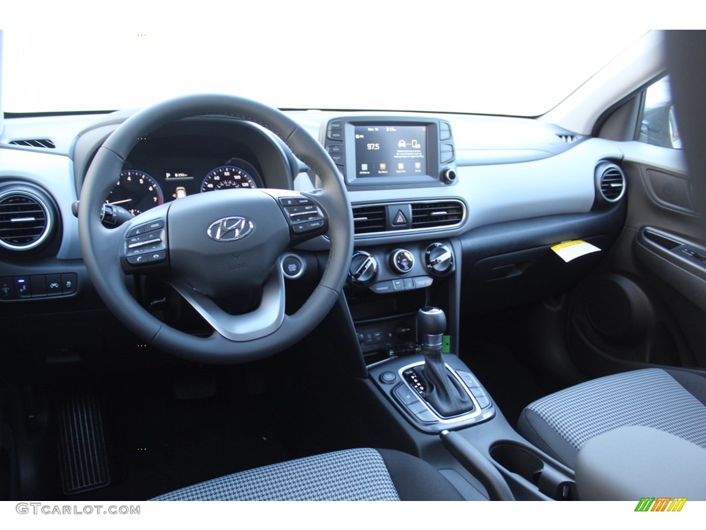 2021 Hyundai Kona SEL Black/Gray Dashboard Photo #140235309