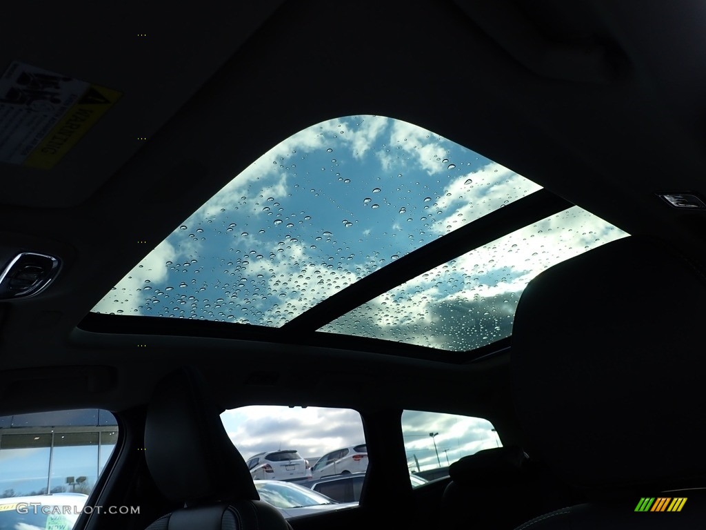 2020 Volvo V90 Cross Country T6 AWD Sunroof Photos