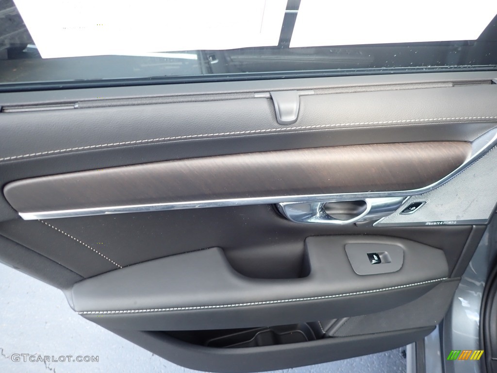 2020 Volvo V90 Cross Country T6 AWD Charcoal Door Panel Photo #140236185