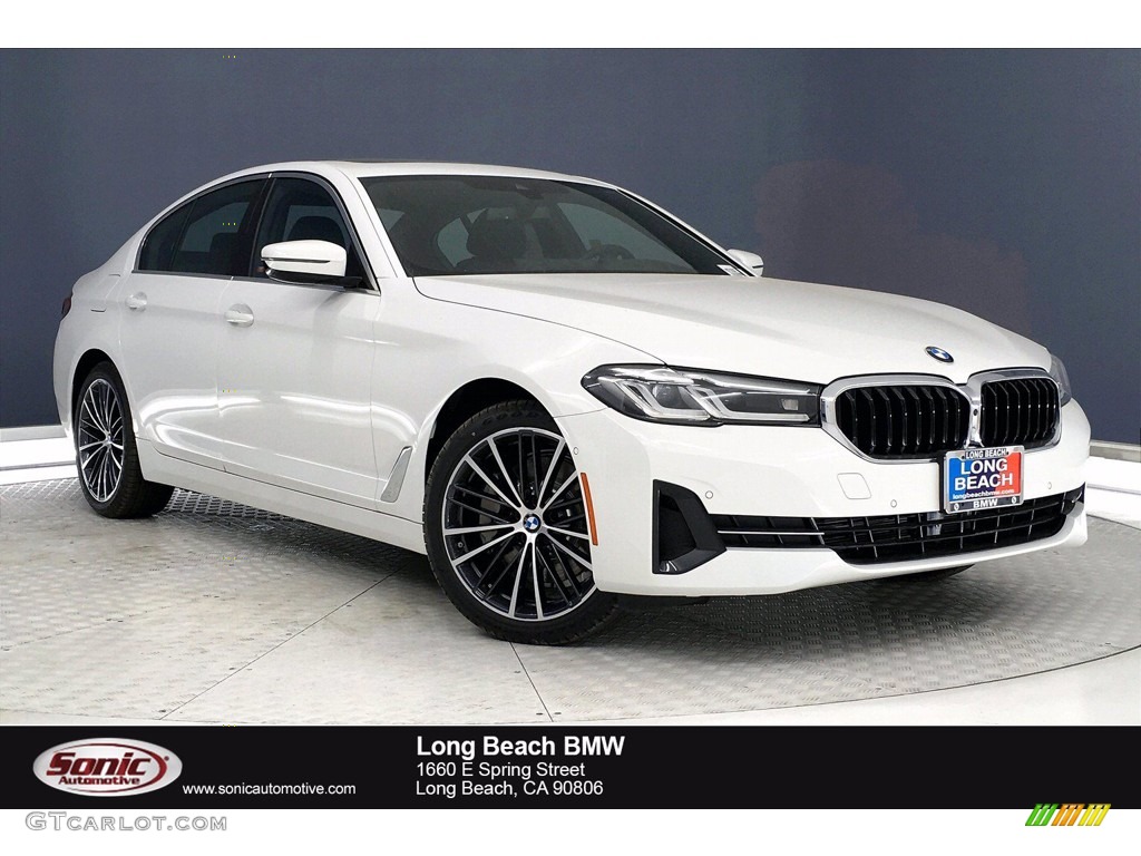 2021 5 Series 530e Sedan - Alpine White / Black photo #1