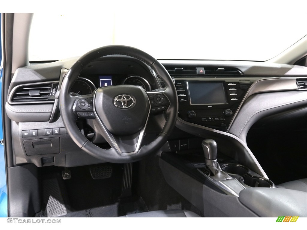 2020 Toyota Camry SE Dashboard Photos