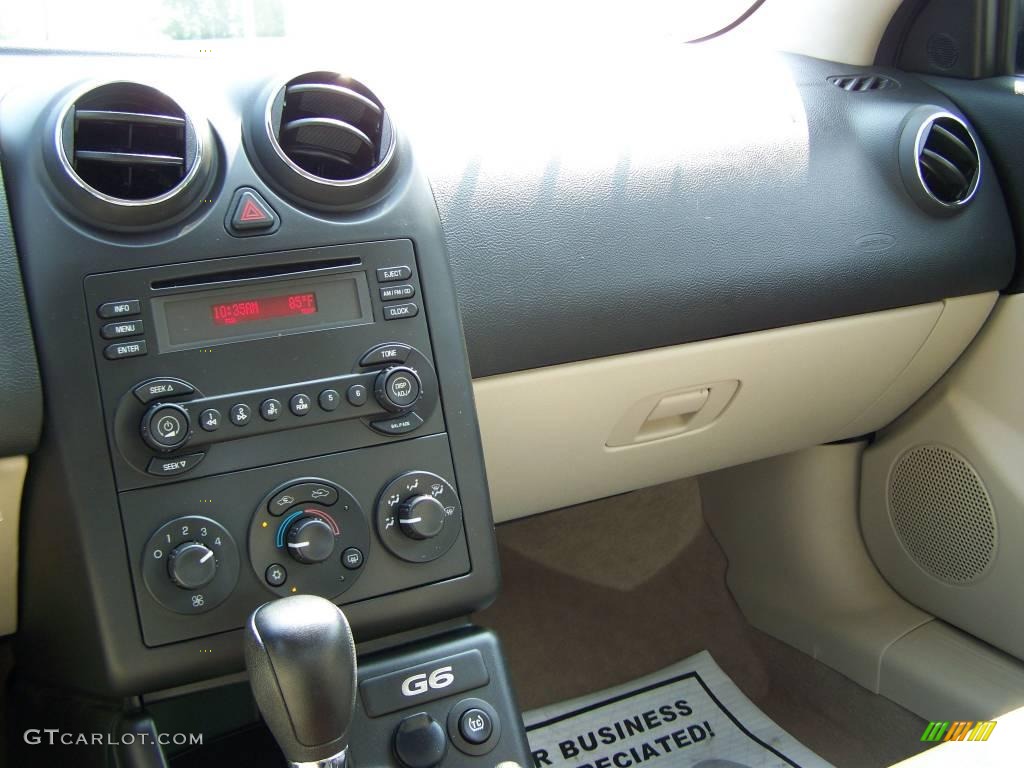 2005 G6 Sedan - Black / Light Taupe photo #17