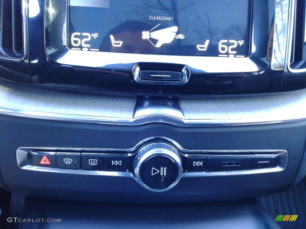 2018 Volvo XC60 T5 AWD Inscription Controls Photos