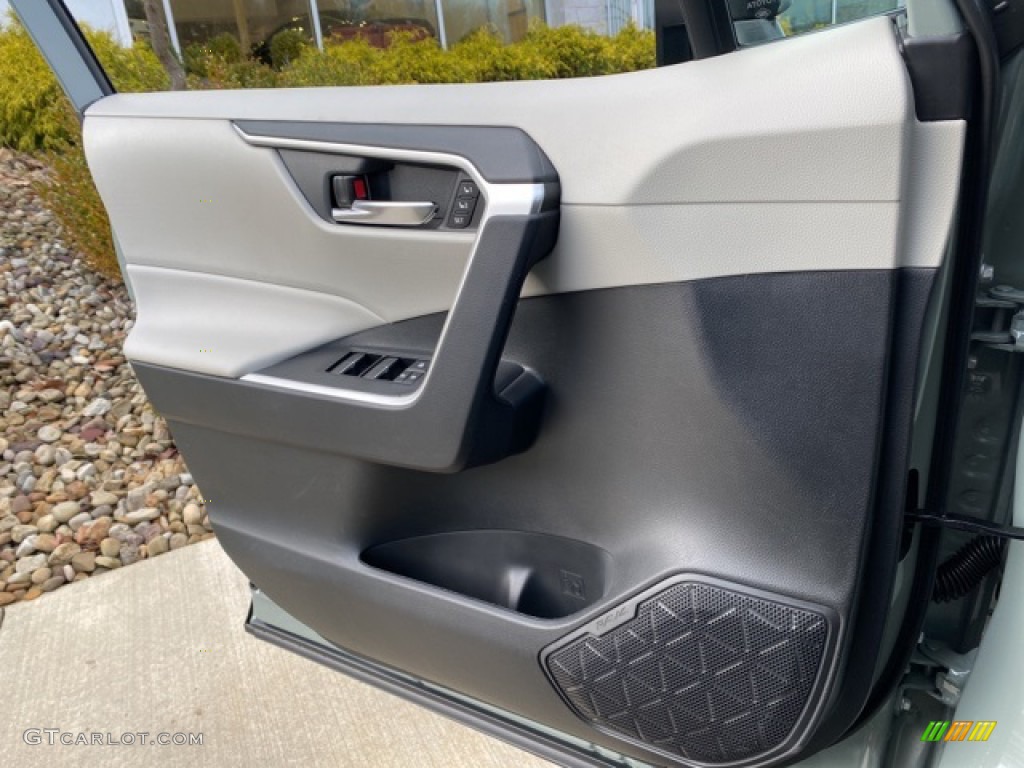 2021 Toyota RAV4 XLE Premium AWD Light Gray Door Panel Photo #140242316