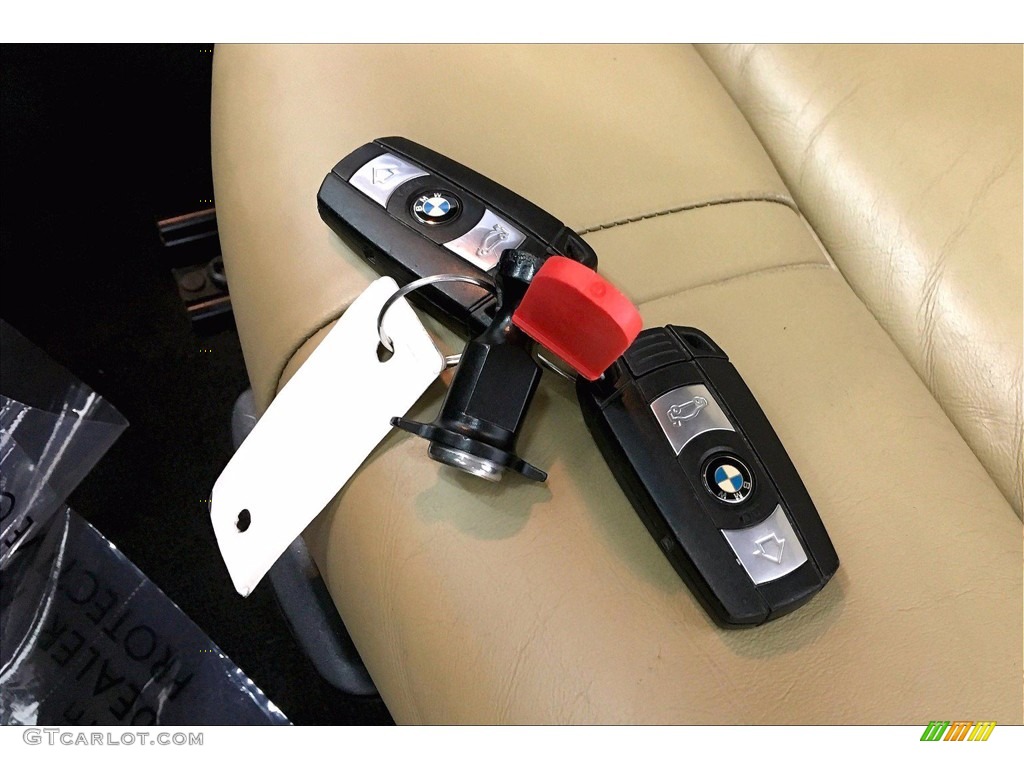 2011 BMW M3 Convertible Keys Photos
