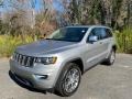 Front 3/4 View of 2021 Grand Cherokee Limited 4x4