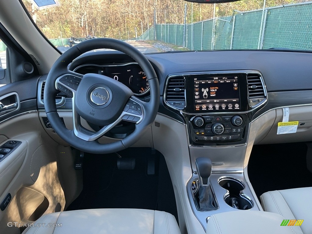 2021 Jeep Grand Cherokee Limited 4x4 Light Frost Beige/Black Dashboard Photo #140247155