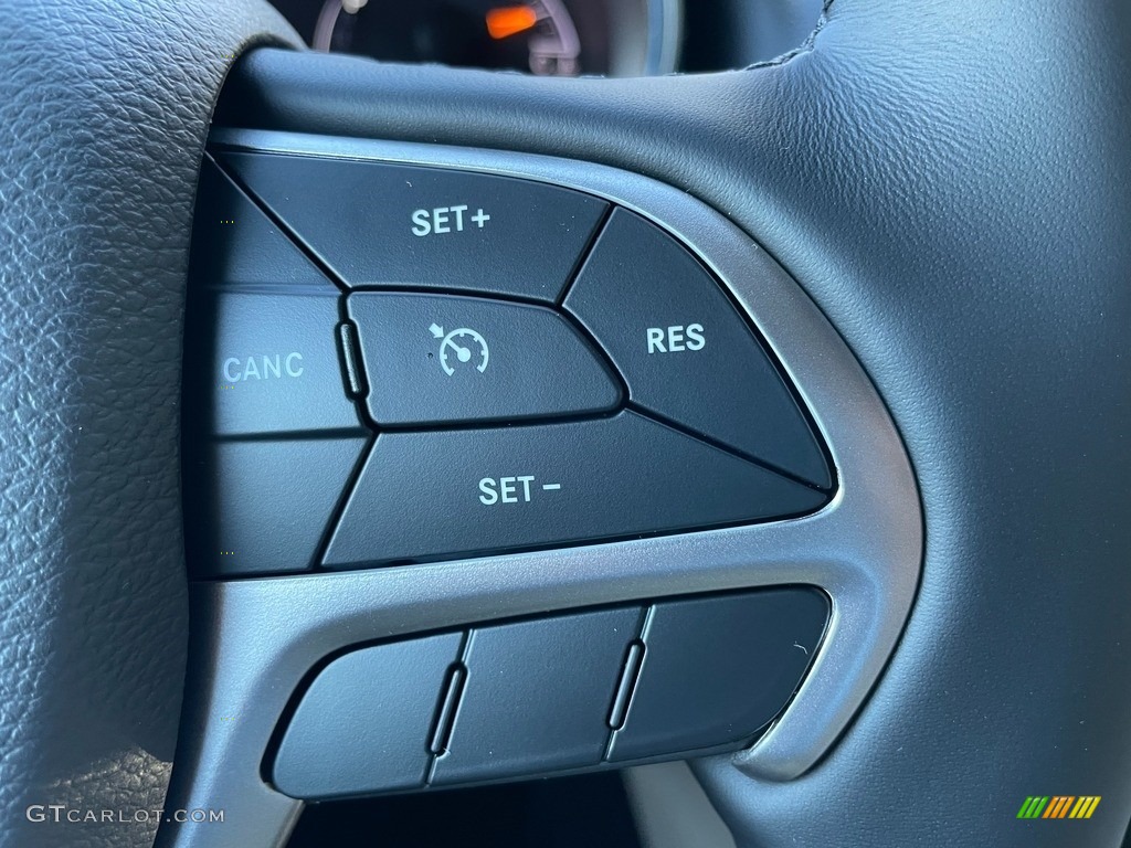 2021 Jeep Grand Cherokee Limited 4x4 Light Frost Beige/Black Steering Wheel Photo #140247197
