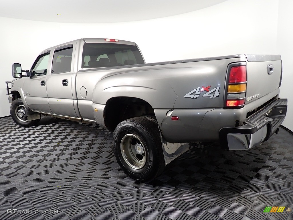 2007 Silverado 3500HD Crew Cab 4x4 Dually - Graystone Metallic / Medium Gray photo #10