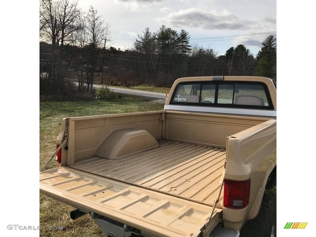 Buckskin 1978 Chevrolet C/K Truck K10 Custom Deluxe Regular Cab 4x4 Exterior Photo #140252807