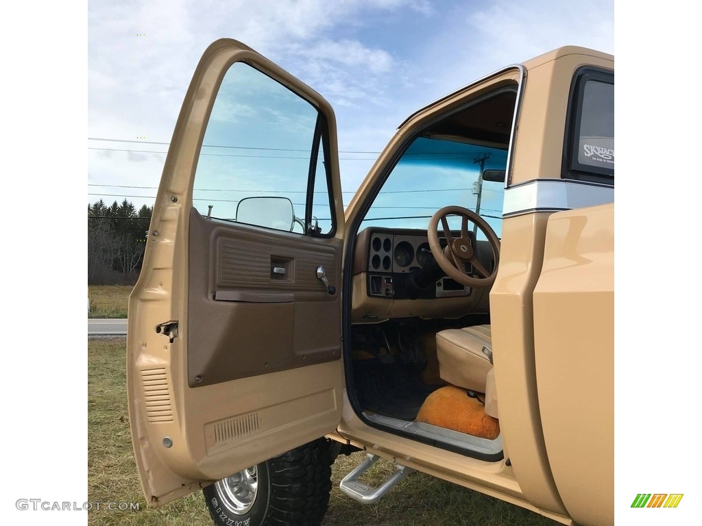 1978 Chevrolet C/K Truck K10 Custom Deluxe Regular Cab 4x4 Tan Door Panel Photo #140252831