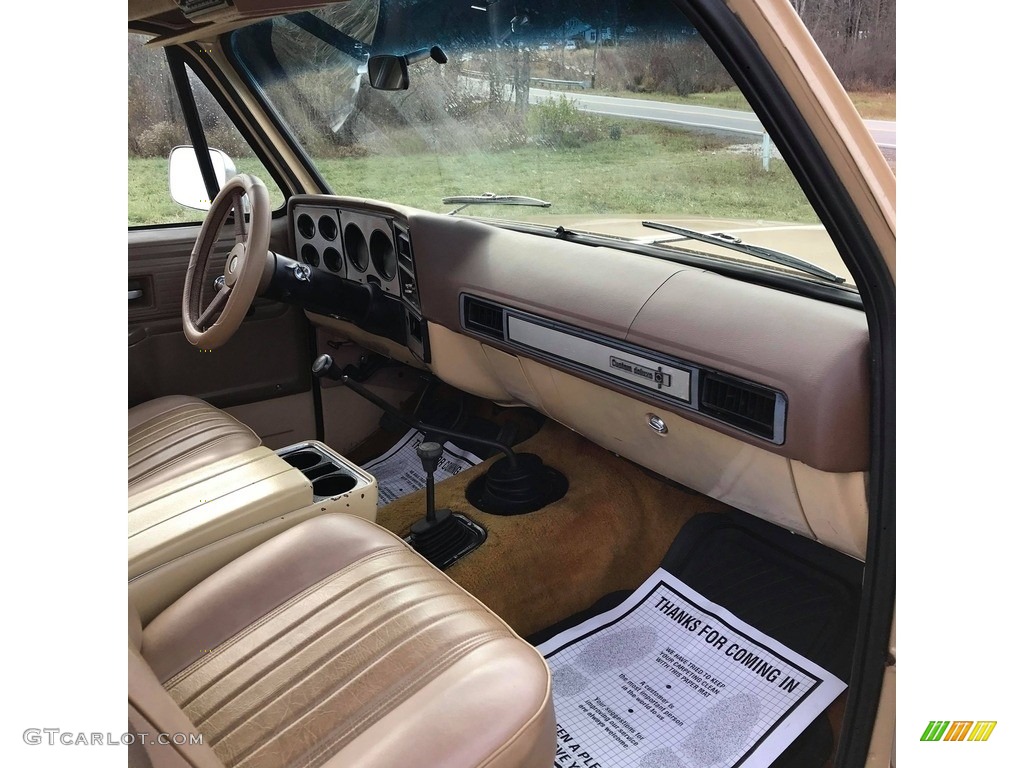 1978 Chevrolet C/K Truck K10 Custom Deluxe Regular Cab 4x4 Tan Dashboard Photo #140252921