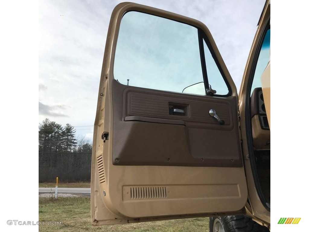 1978 Chevrolet C/K Truck K10 Custom Deluxe Regular Cab 4x4 Tan Door Panel Photo #140253296