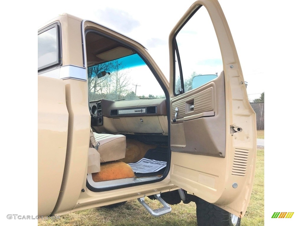 1978 Chevrolet C/K Truck K10 Custom Deluxe Regular Cab 4x4 Tan Door Panel Photo #140253311