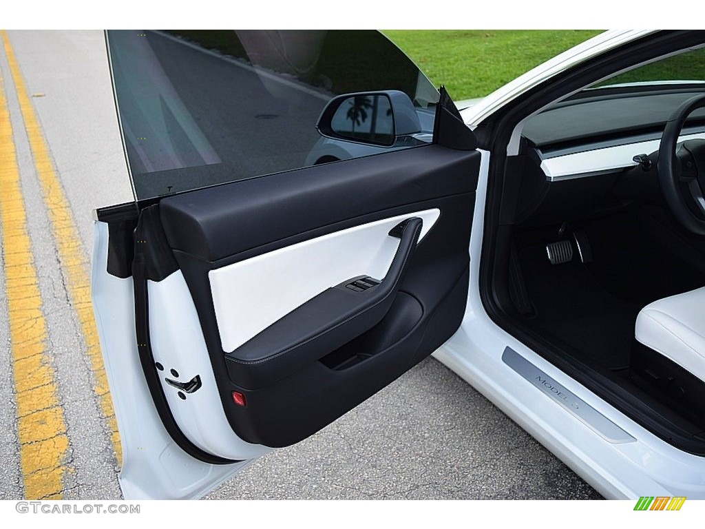 2018 Tesla Model 3 Long Range White/Black Door Panel Photo #140253953