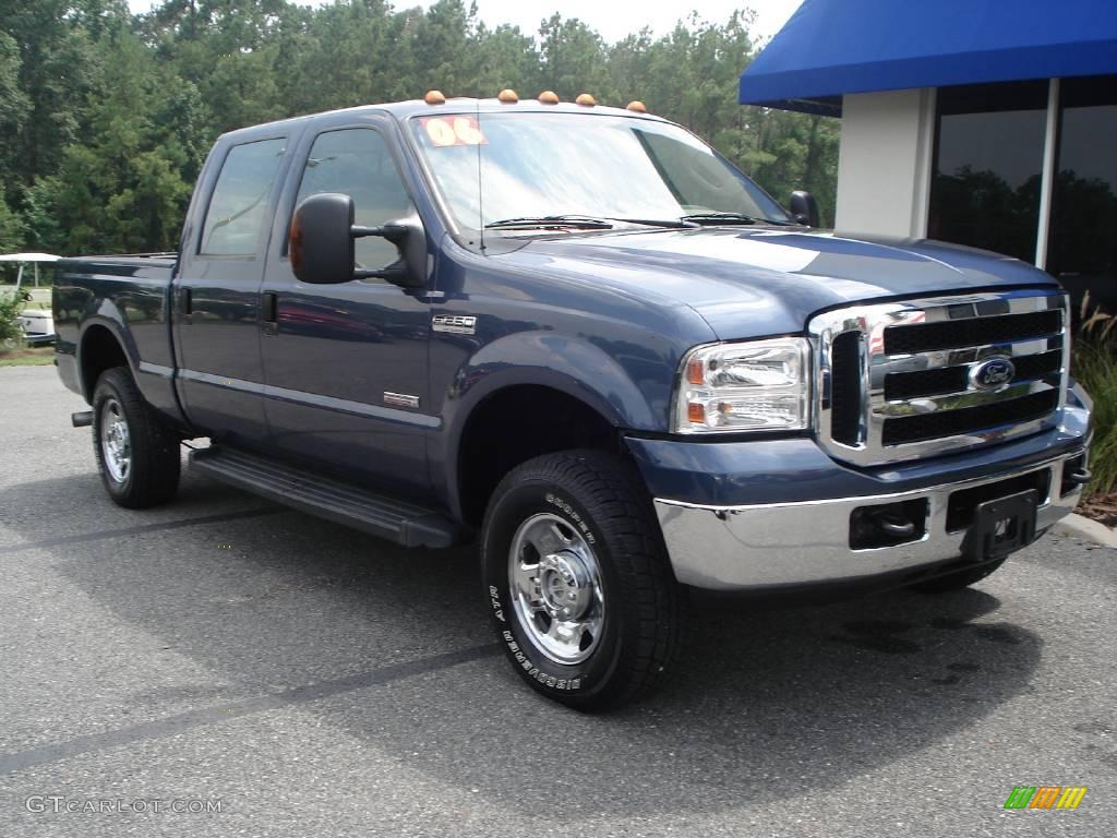 2006 F250 Super Duty XLT Crew Cab 4x4 - Medium Wedgewood Blue Metallic / Tan photo #3