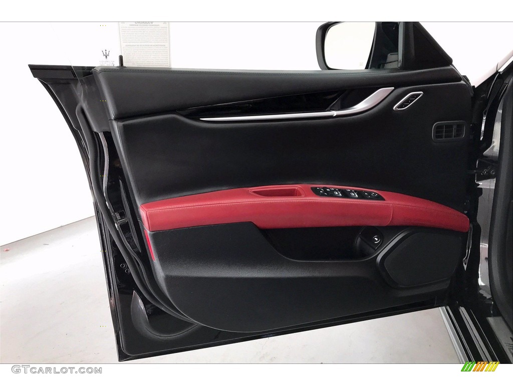 2016 Ghibli S - Nero (Black) / Rosso photo #26