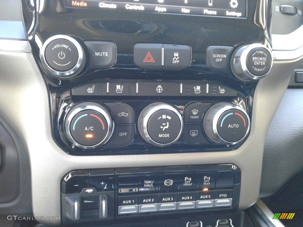 2020 Ram 4500 Laramie Crew Cab 4x4 Chassis Controls Photos