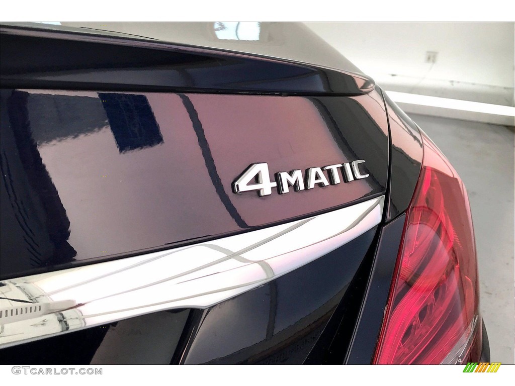 2017 Mercedes-Benz C 300 4Matic Sedan Marks and Logos Photos