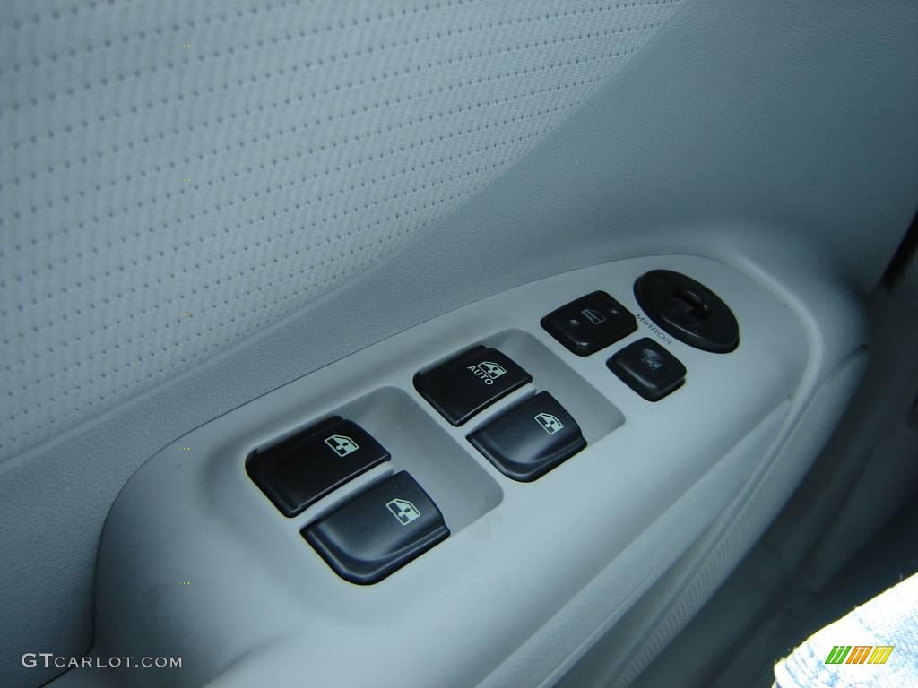 2008 Sonata SE V6 - Bright Silver / Gray photo #17