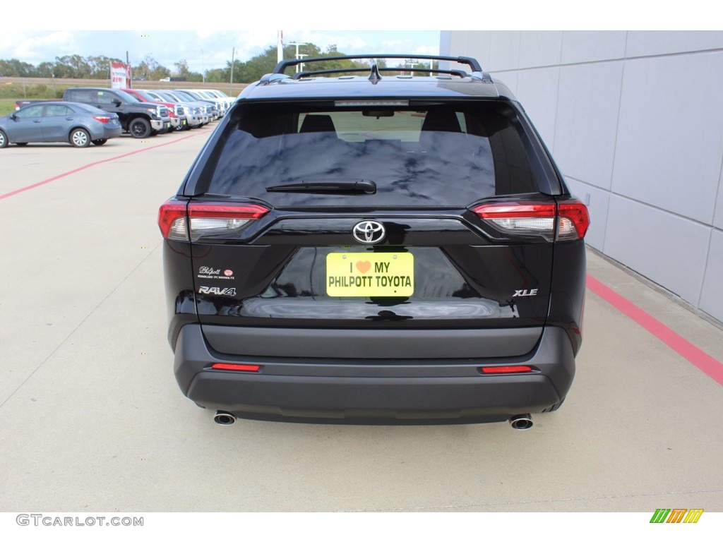 2021 RAV4 XLE - Midnight Black Metallic / Black photo #7