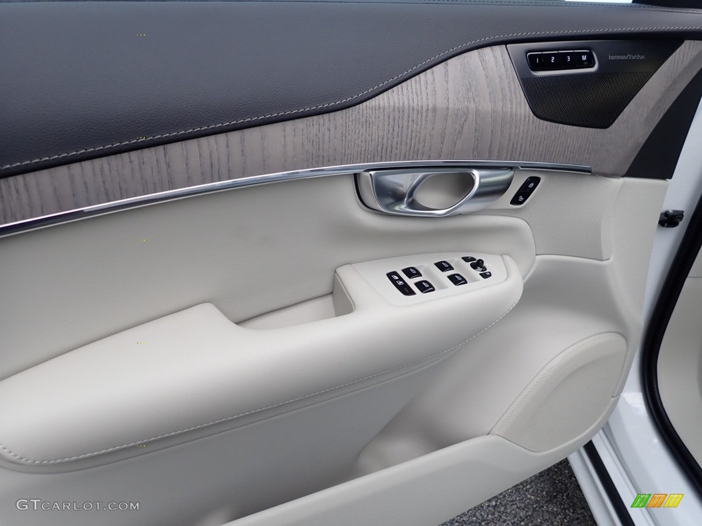 2021 Volvo XC90 T8 eAWD Inscription Plug-in Hybrid Blonde/Charcoal Door Panel Photo #140271278