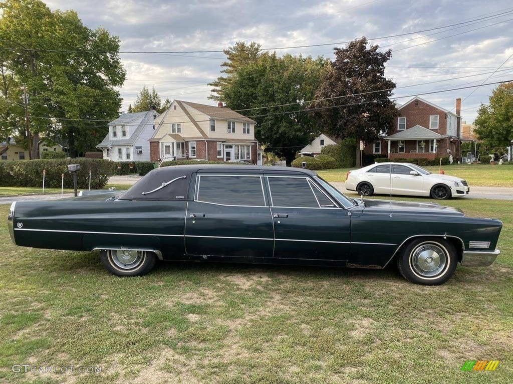 Sherwood Green 1967 Cadillac Fleetwood Limousine Exterior Photo #140274899