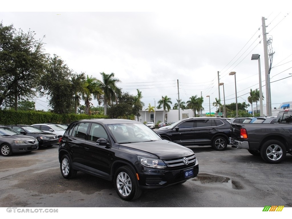 2017 Tiguan Limited 2.0T 4Motion - Deep Black Pearl / Charcoal photo #1