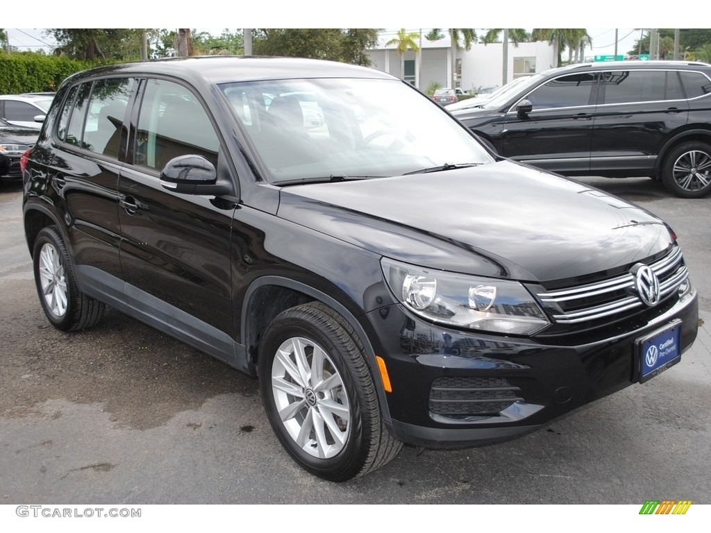 Deep Black Pearl 2017 Volkswagen Tiguan Limited 2.0T 4Motion Exterior Photo #140275059