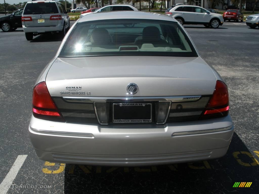 2009 Grand Marquis LS - Silver Birch Metallic / Light Camel photo #4