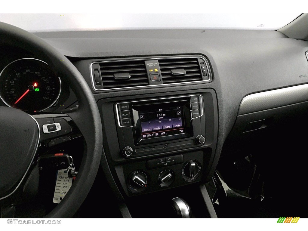 2018 Volkswagen Jetta S Controls Photos