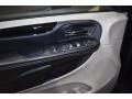 Black Onyx Crystal Pearl - Grand Caravan SXT Photo No. 11