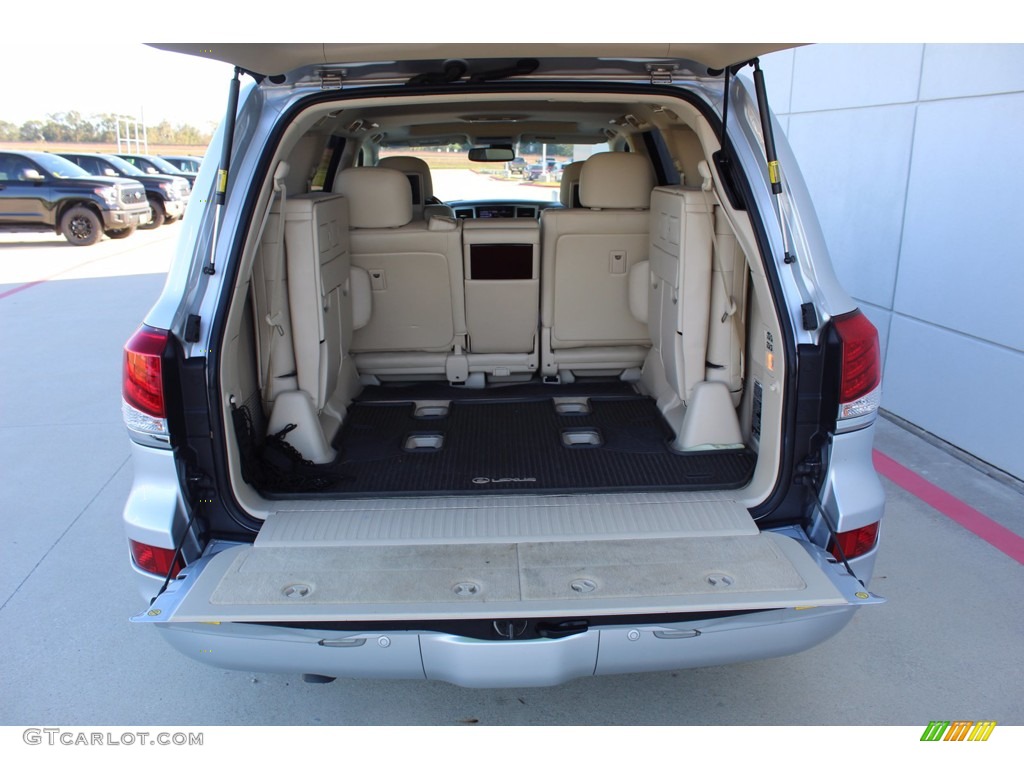 2013 Lexus LX 570 Trunk Photos