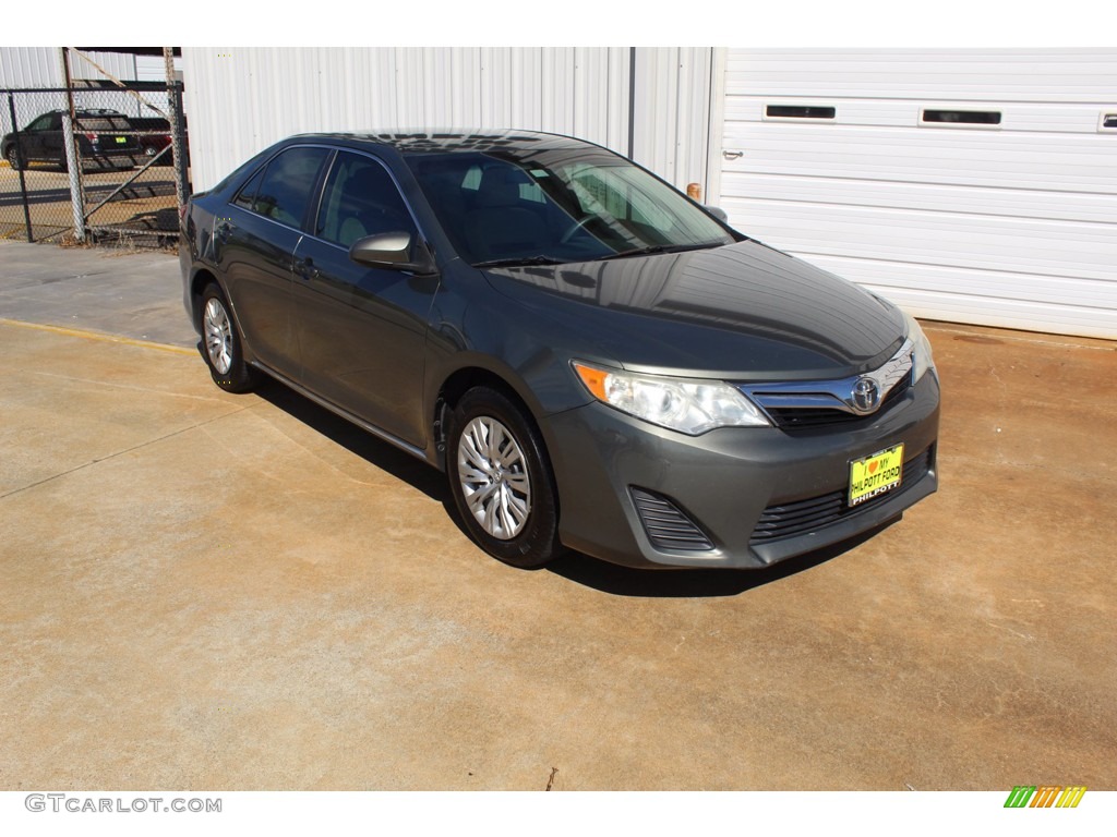 2012 Camry LE - Cypress Green Pearl / Ash photo #2