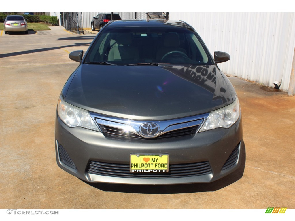 2012 Camry LE - Cypress Green Pearl / Ash photo #3