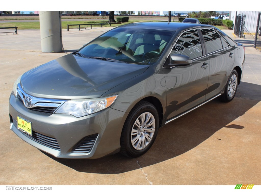 2012 Camry LE - Cypress Green Pearl / Ash photo #4