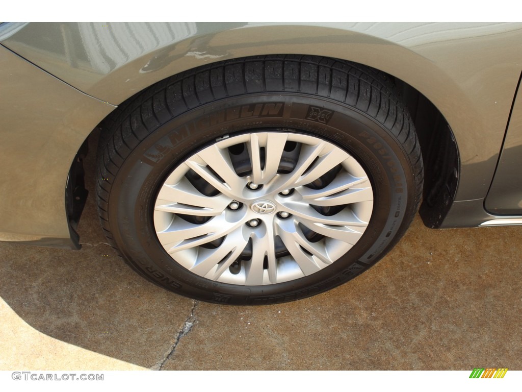 2012 Camry LE - Cypress Green Pearl / Ash photo #5