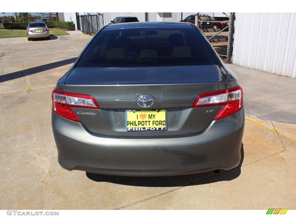 2012 Camry LE - Cypress Green Pearl / Ash photo #7