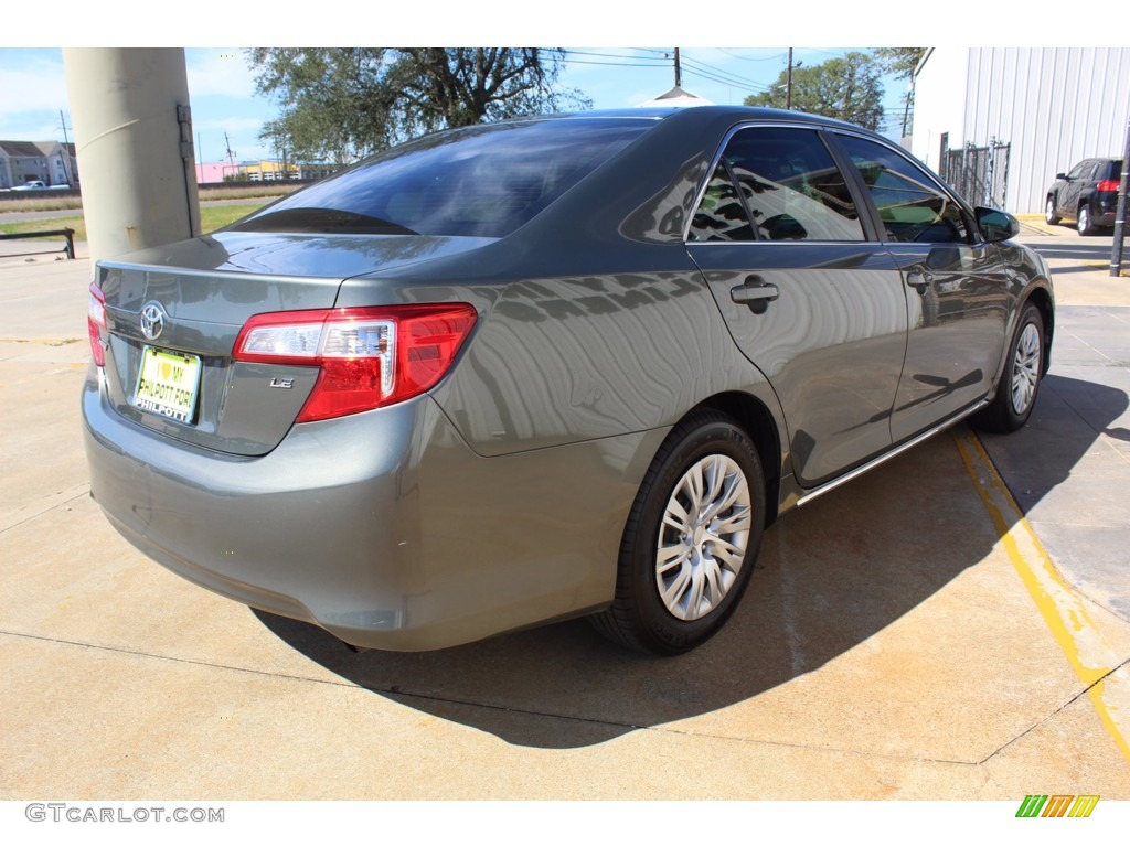 2012 Camry LE - Cypress Green Pearl / Ash photo #8