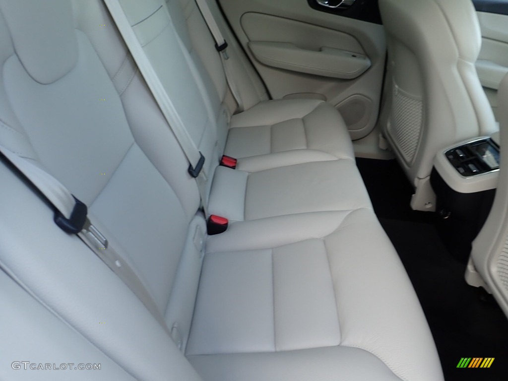 2018 Volvo XC60 T6 AWD Inscription Rear Seat Photo #140279126