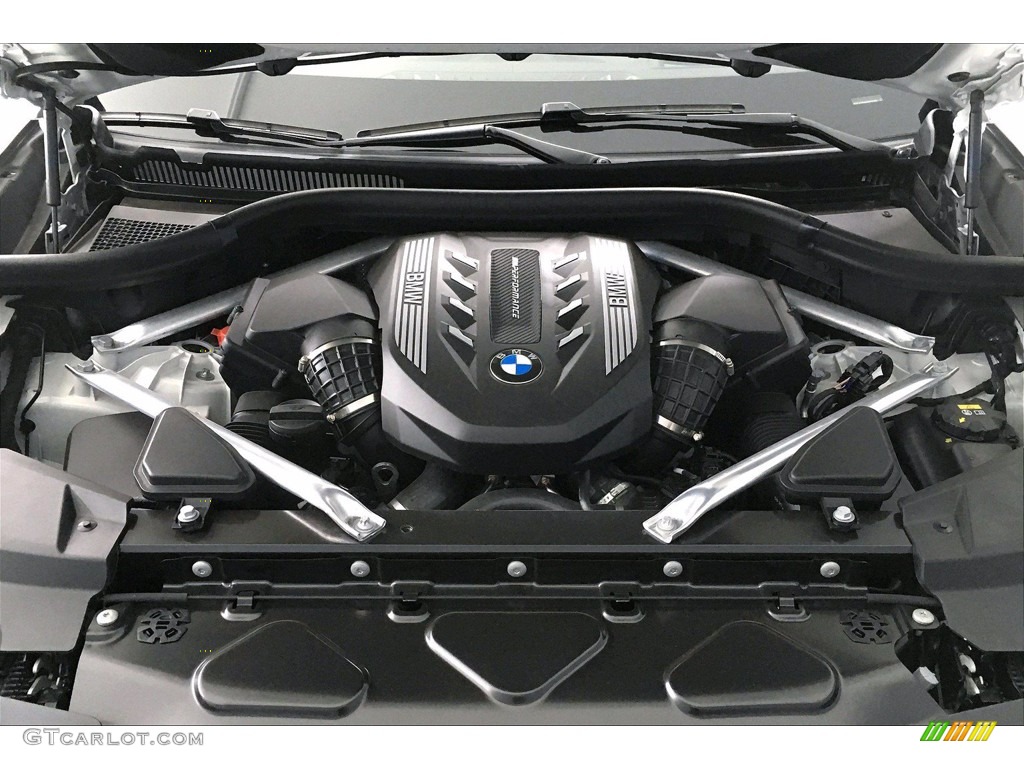 2021 BMW X5 M50i Engine Photos