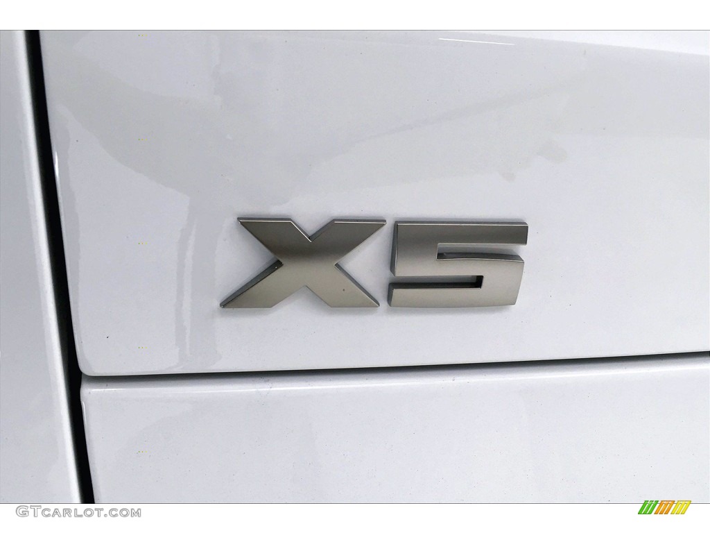 2021 BMW X5 M50i Marks and Logos Photos
