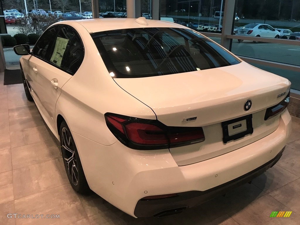 2021 5 Series 530i xDrive Sedan - Alpine White / Black photo #2