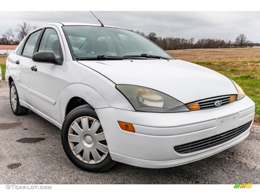 2004 Focus SE Sedan - Cloud 9 White / Medium Graphite photo #1