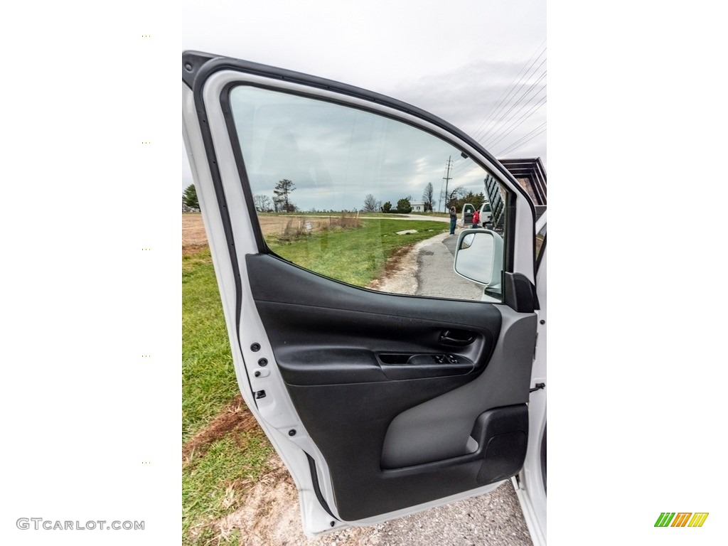 2014 Nissan NV200 S Gray Door Panel Photo #140286733