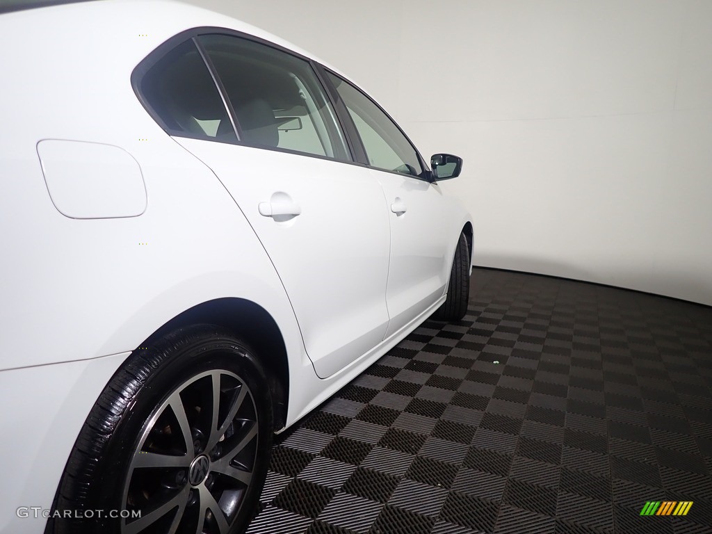 2015 Jetta SE Sedan - Pure White / Titan Black photo #10