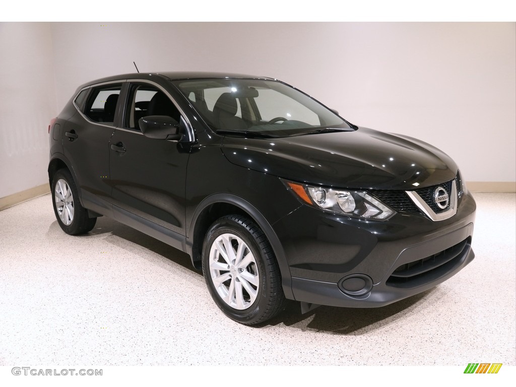2017 Nissan Rogue Sport S Exterior Photos
